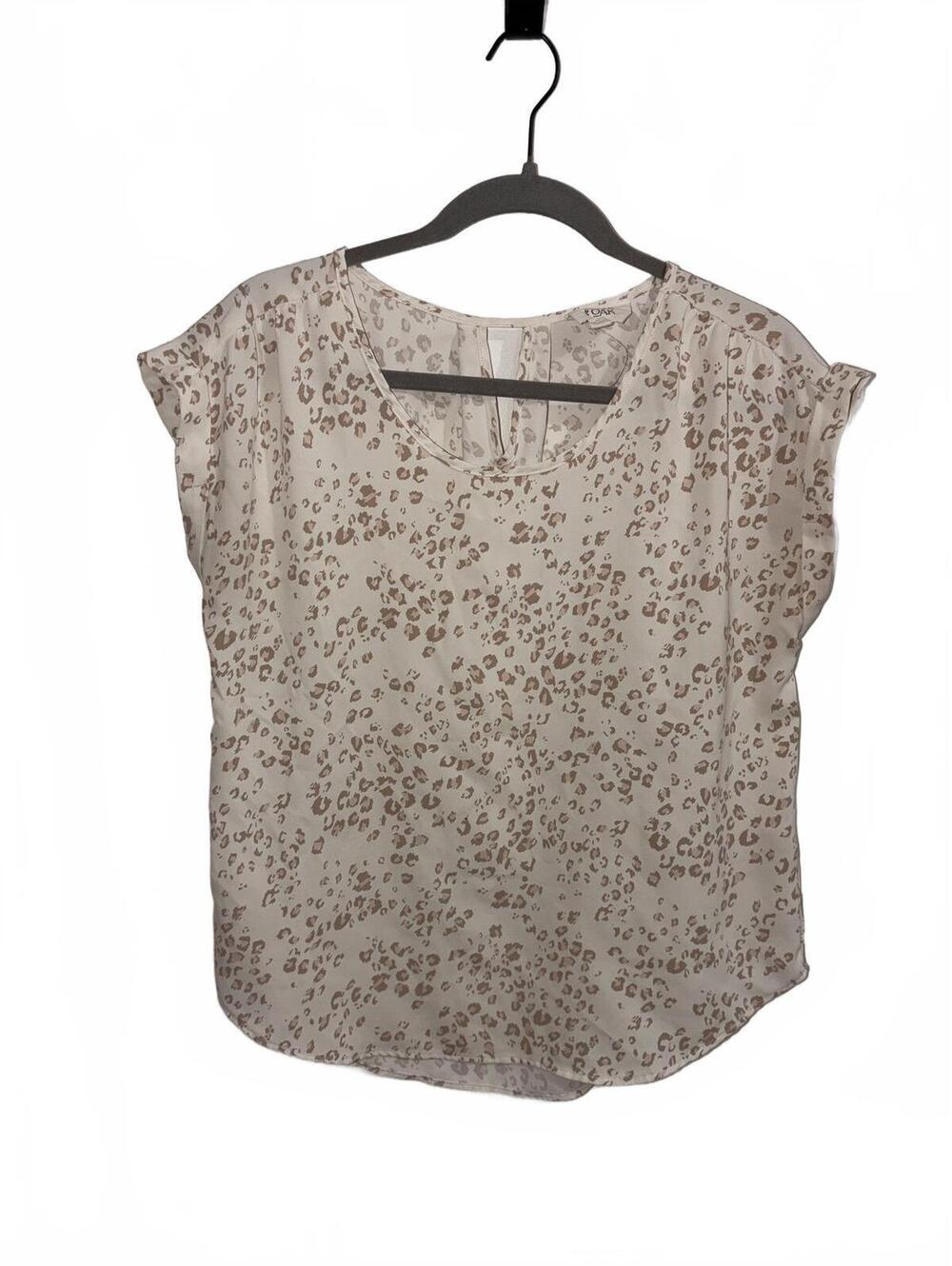 Olive & Oak Cheetah print blouse size Medium NWOT